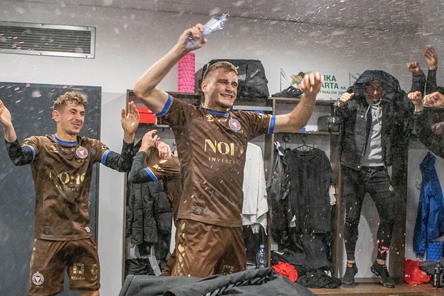 尤其是在季 尤其是在季