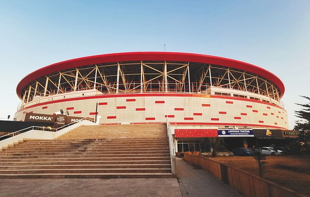 英超第36輪曼城5-0紐卡斯爾 斯特林梅開二度福登傳射建功.